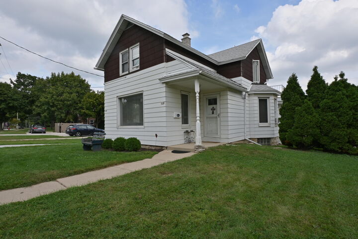 Property Photo:  850 Glenview Ave  WI 53213