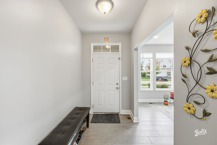 Property Photo: 1730 Savannah Circle IL 60060