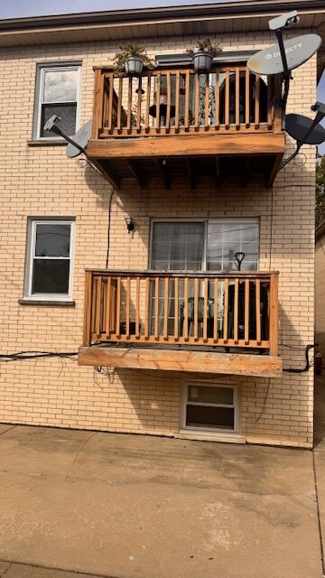 Property Photo:  5517 W Windsor Avenue 1  IL 60630 