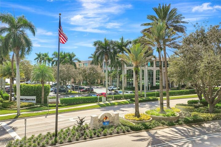 Property Photo:  788 Park Shore Drive E39  FL 34103 