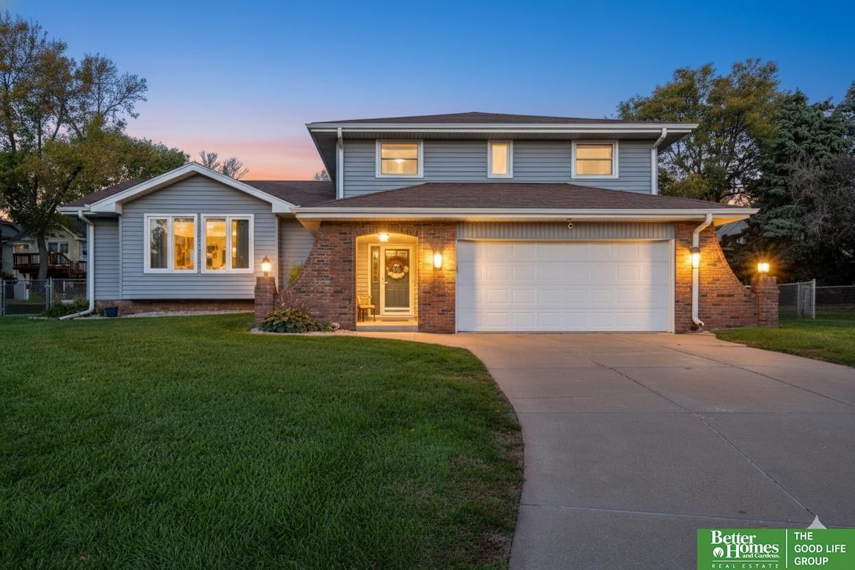 Property Photo: 15219 Dorcas Circle NE 68144