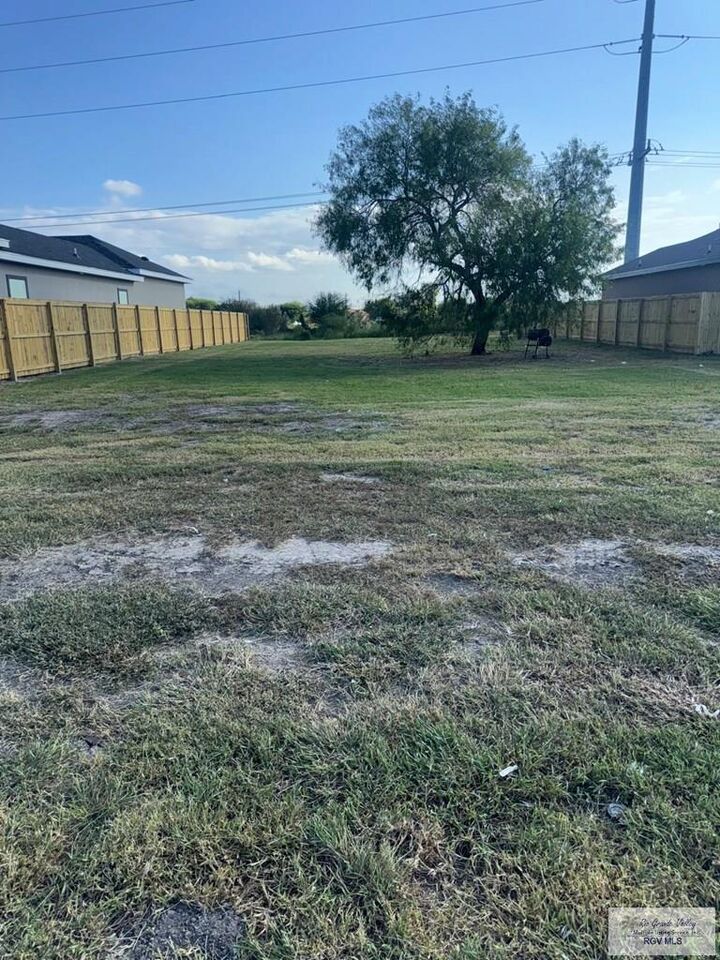 Property Photo:  18 Paseo Cafetos St 18  TX 78526 