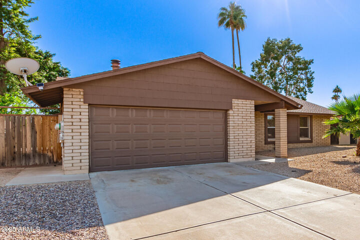 Property Photo:  1351 W Plata Avenue  AZ 85202 