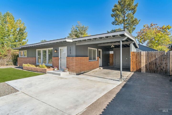 Property Photo:  1612 &Amp 1614 S Latah Street  ID 83705