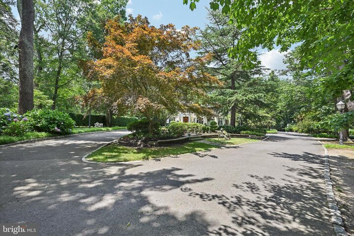 Property Photo:  12 Cove Road  NJ 08057