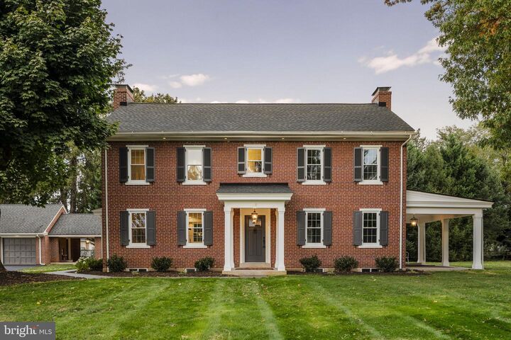 110 E Pine Street  Ephrata PA 17522 photo