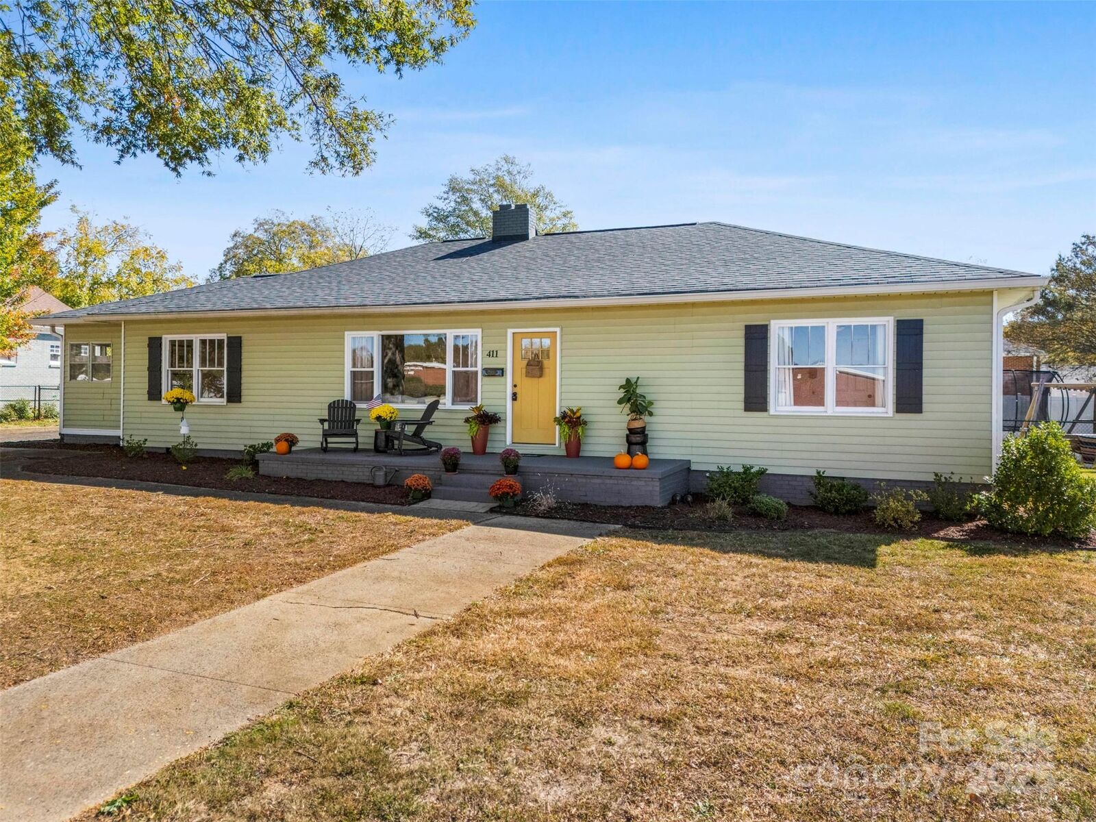 Property Photo: 411 S Battleground Avenue NC 28086