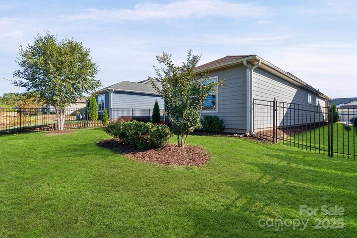 Property Photo: 6239 Scuttle Lane NC 28037