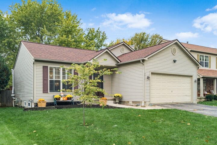 Property Photo:  2817 Westrock Drive  OH 43026