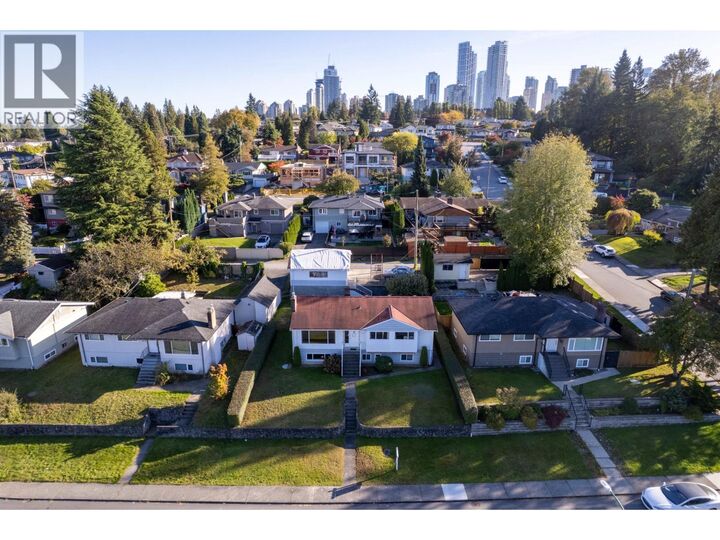 Photo de la propriété:  4370 Briarwood Crescent  BC V5G 2M6 
