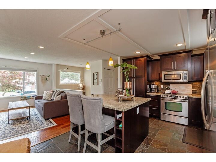 Property Photo:  2837 Cambridge  BC V2S 4C8