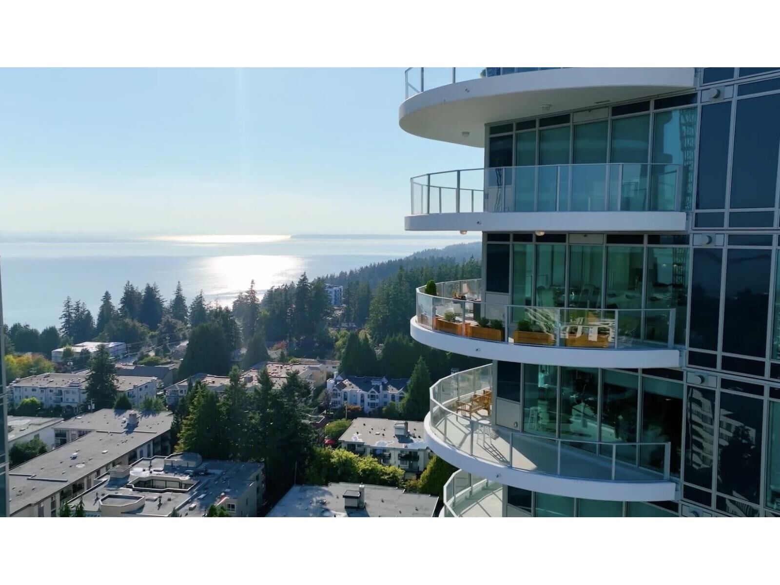 Photo de la propriété: 1501 Foster Street 1804 BC V4B 0C3