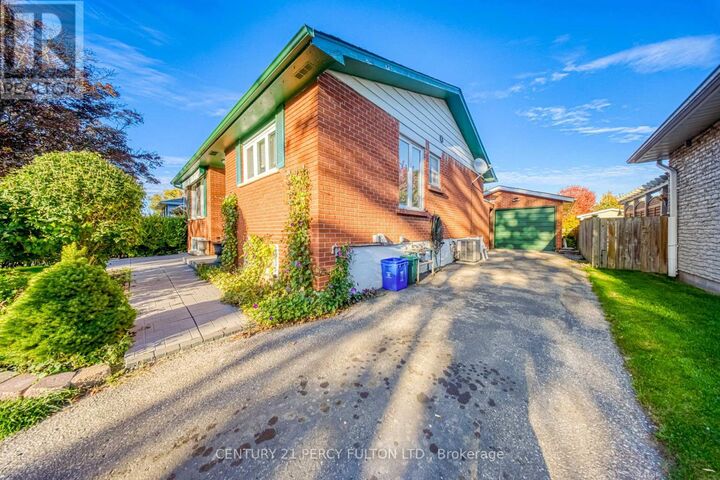 Property Photo:  43 Taylor Road  ON L1S 2X5 