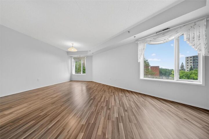 Property Photo:  15 Valhalla Drive  MB R2G 4G8