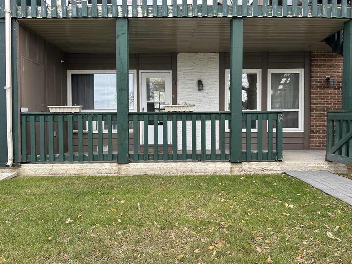 Property Photo: 231 Kinver Avenue MB R2R 1G6