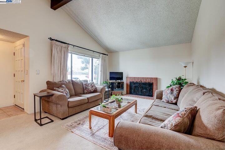 Property Photo: 41082 Joyce Ave CA 94539