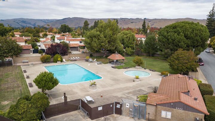 Property Photo:  41082 Joyce Ave  CA 94539 