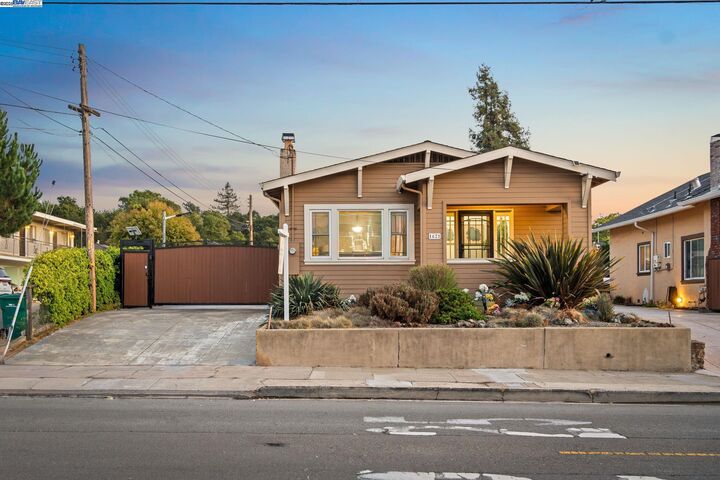 Property Photo: 1621 D St CA 94541