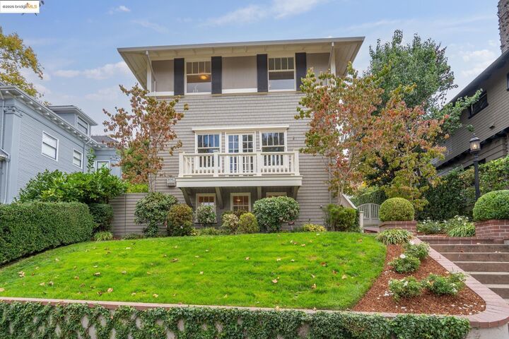 Property Photo:  108 Hillside Avenue  CA 94611