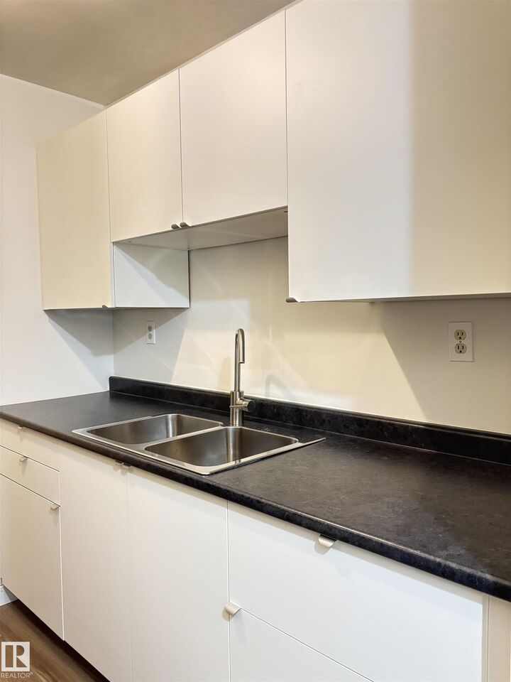 Photo de la propriété:  2624 Mill Woods Road NW 307  AB T6K 5K7