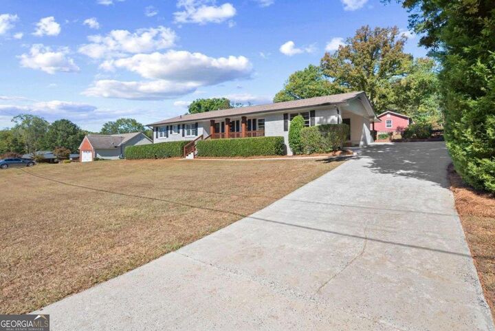 Property Photo:  2110 Plum Lane  GA 30106 