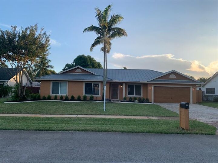 Property Photo: 5160 SW 18th Ct FL 33317