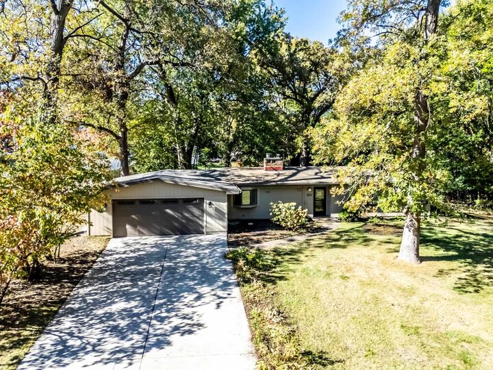 Property Photo: 2513 Ashland Avenue IA 50613