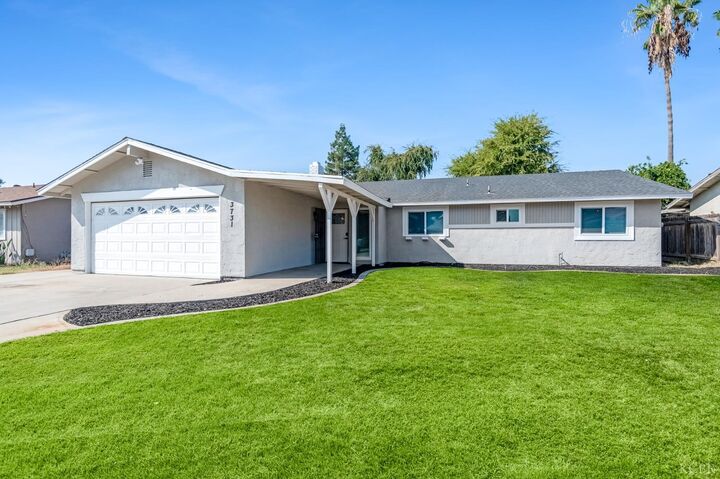 Property Photo: 3731 S Mountain Court CA 93277