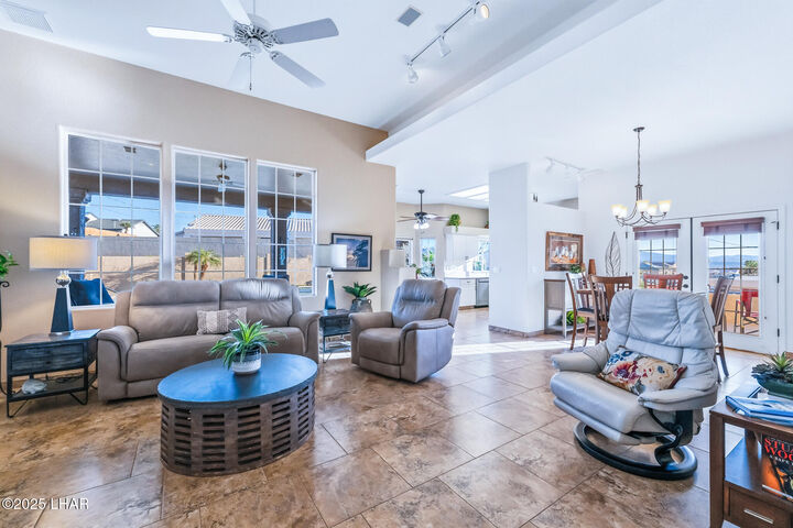 Property Photo: 2450 Clarke Dr AZ 86403