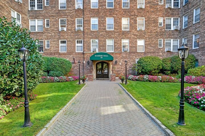 Property Photo: 25 Parkview Avenue 2G NY 10708