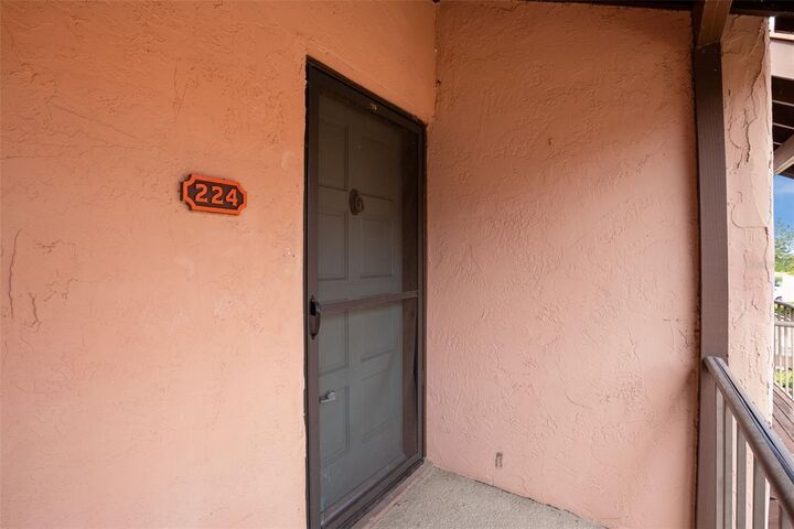 Property Photo: 224 La Casa 224 FL 33898