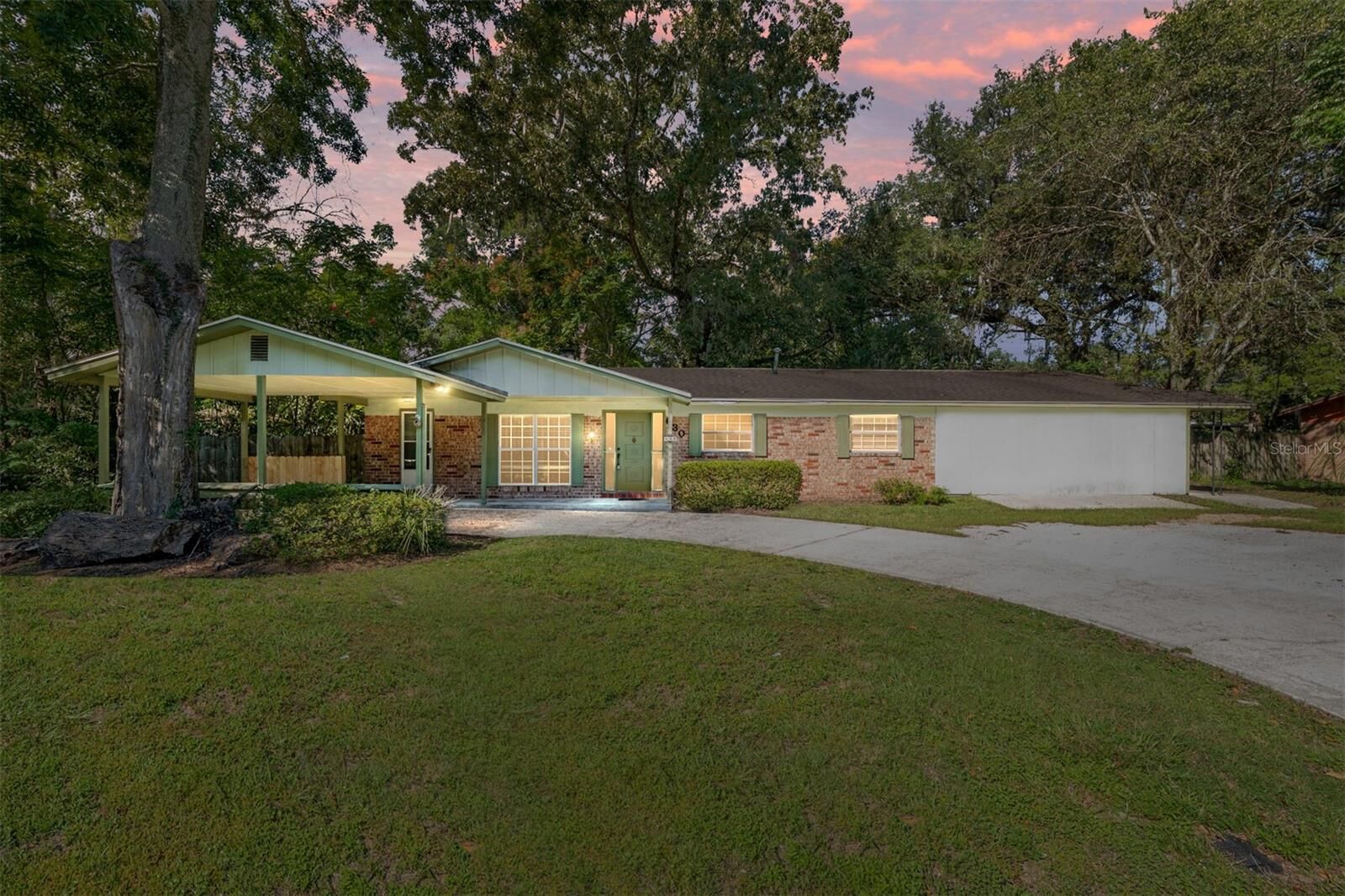 Property Photo:  630 NW 34th Street  FL 32607 