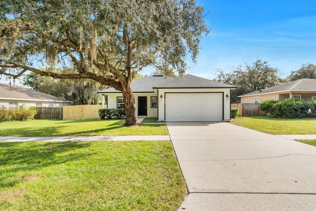 Property Photo: 570 E 5th Street FL 32766
