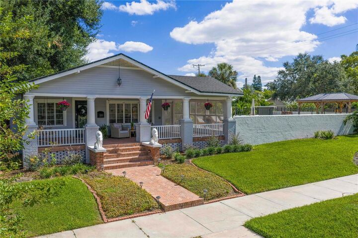 Property Photo: 5303 N Suwanee Avenue FL 33603
