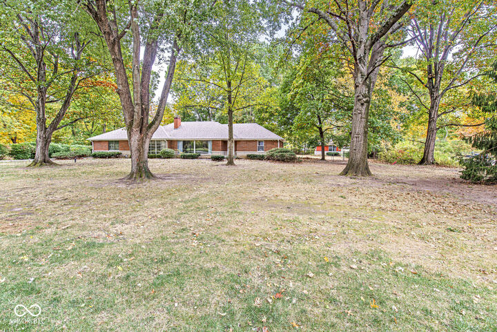 Property Photo:  69 Highland Manor Court S  IN 46228