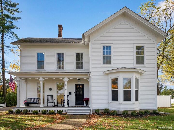 Property Photo:  319 Chandler Street  MI 48065 4603