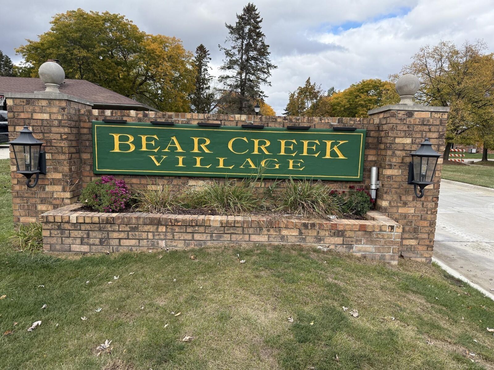 Property Photo:  8751 Forest Court  MI 48093