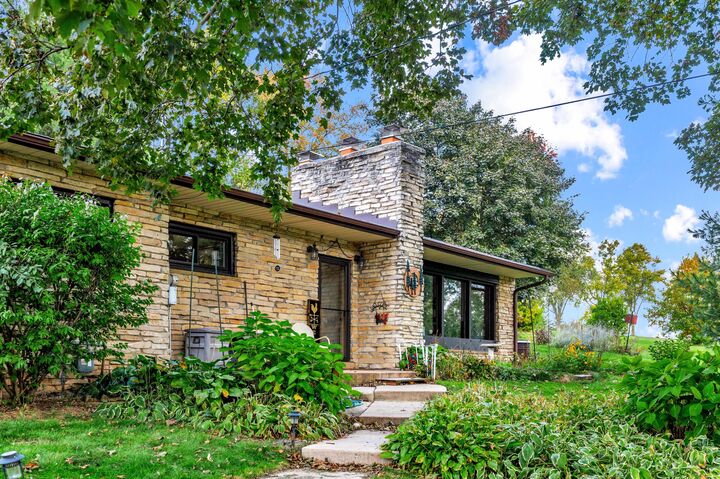 416 Bidwell Ave  Waukesha WI 53188 photo
