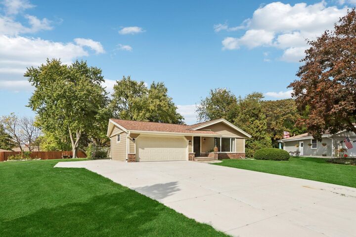 Property Photo:  901 Anton Rd  WI 53029