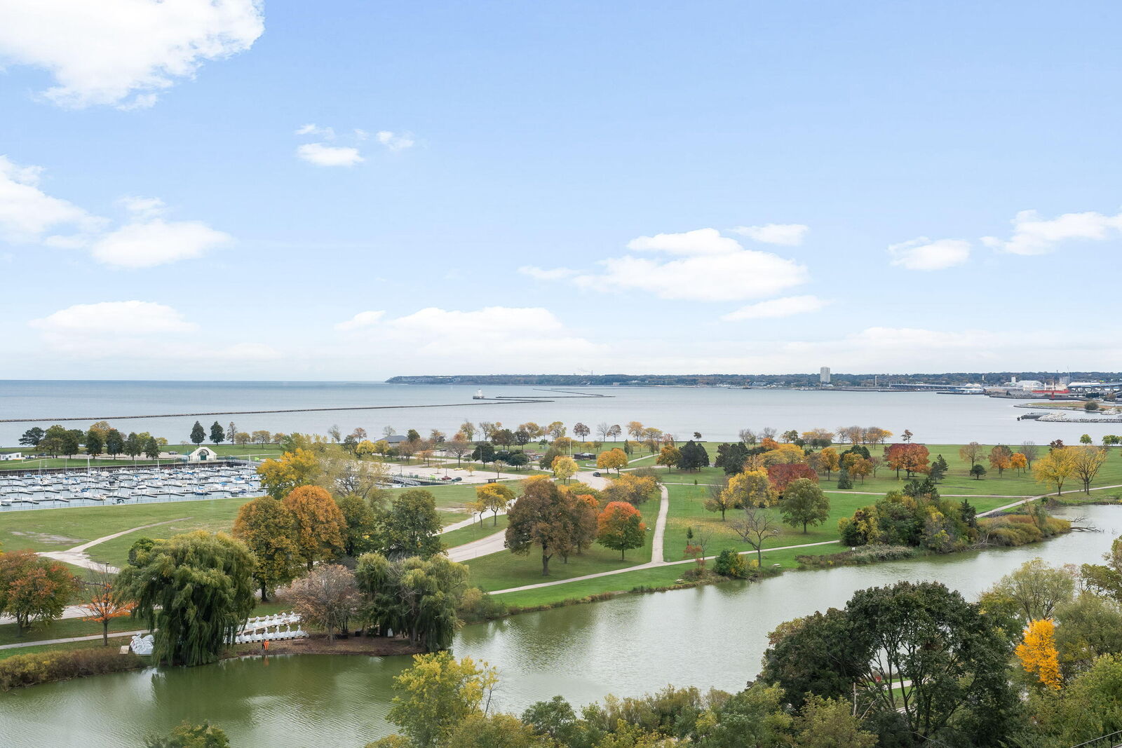 Property Photo: 1610 N Prospect Ave 903 WI 53202