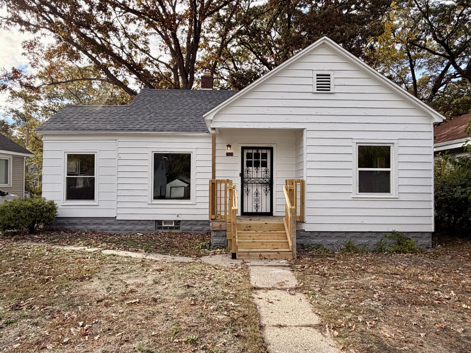 Property Photo:  2525 Reynolds Street  MI 49444