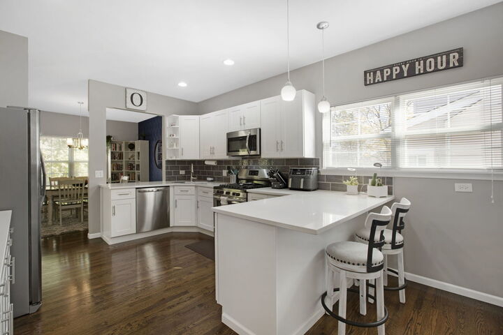 Property Photo:  464 N Crooked Lake Lane  IL 60046 