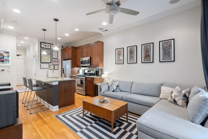 Property Photo:  2624 W Rice Street 2F  IL 60622