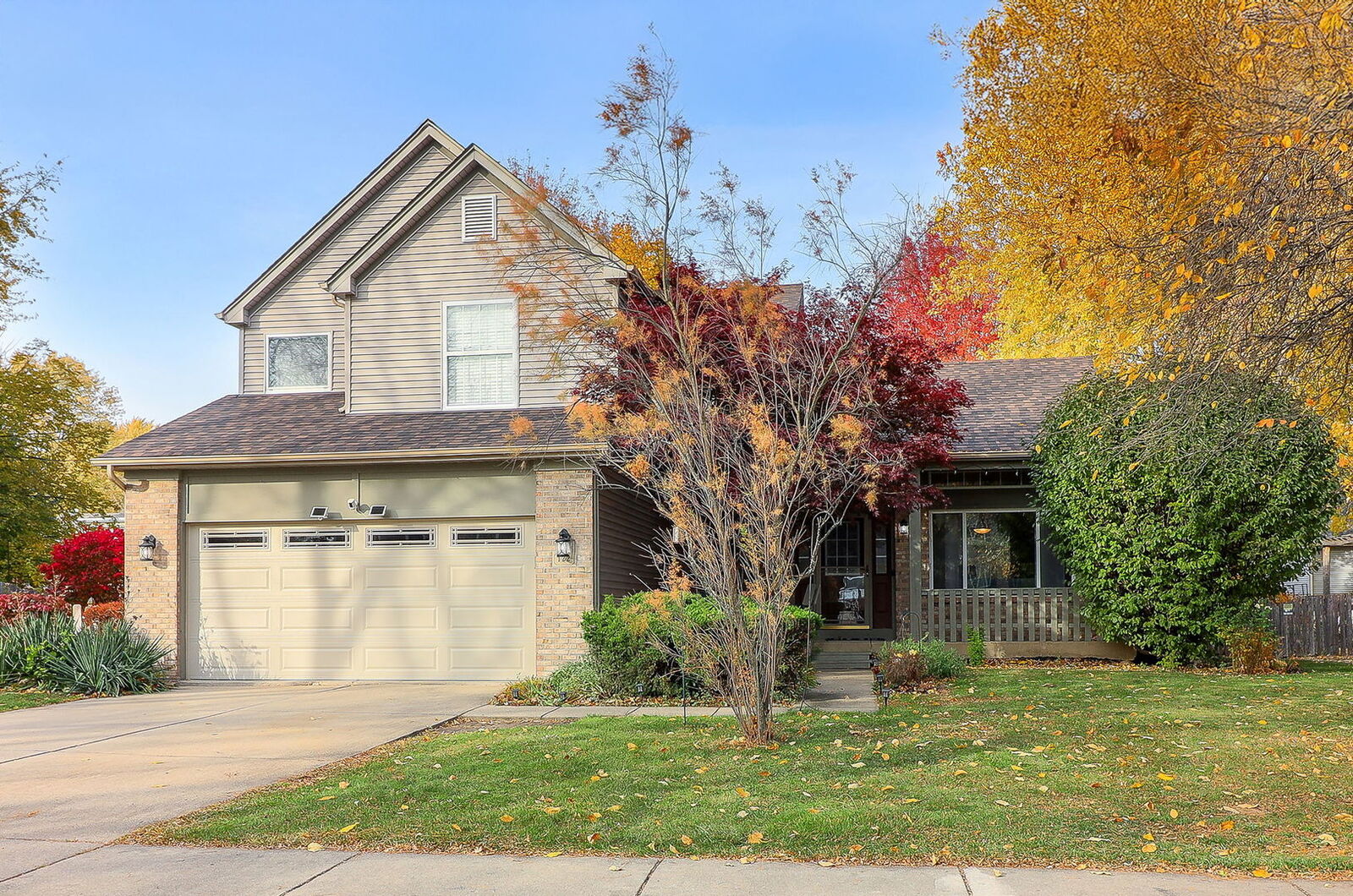 Property Photo: 122 Arbor Avenue IL 60554