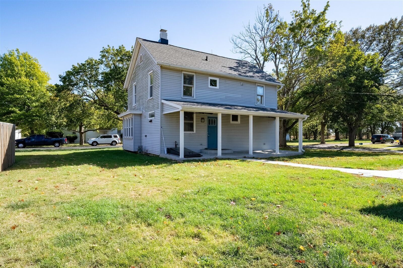 Property Photo:  305 S Perry Street  IL 61725 