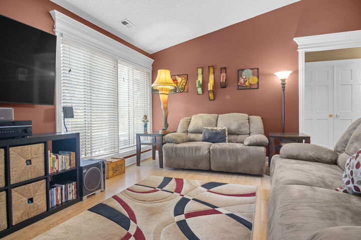 Property Photo:  1258 Chalet Road 301  IL 60563