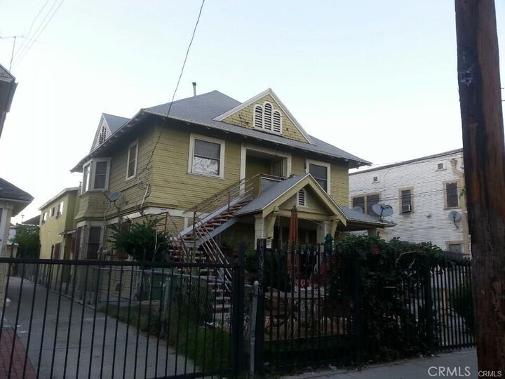 Property Photo:  1425 S Bonnie Brae Street  CA 90006
