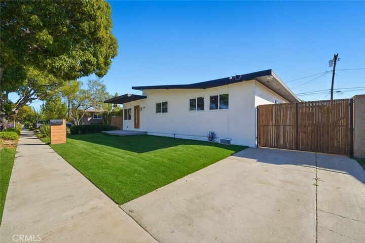 Property Photo: 5116 E Wardlow Road CA 90808
