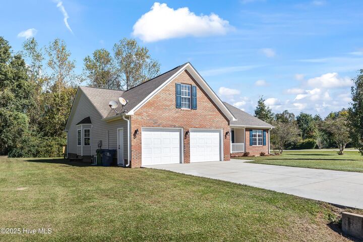 Property Photo:  100 Bertie Court  NC 28540