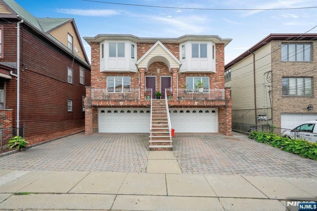 Property Photo:  284 John Street 1R  NJ 07010 